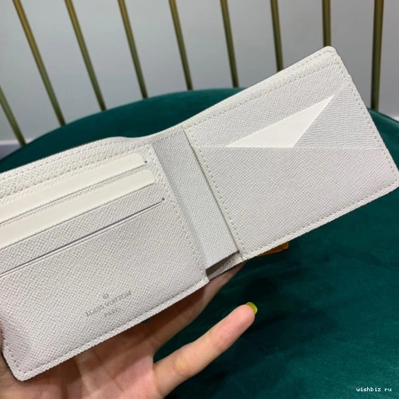 WIS MULTIPLE WALLET LOUIS VUITTON 1110